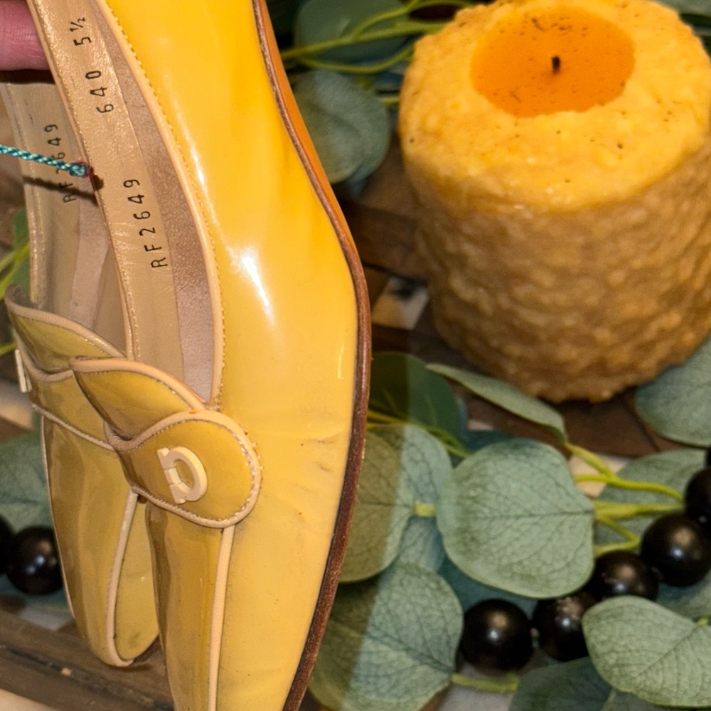 Salvatore Ferragamo Authentic Vintage Yellow Heeled Shoes - Picture 2 of 10